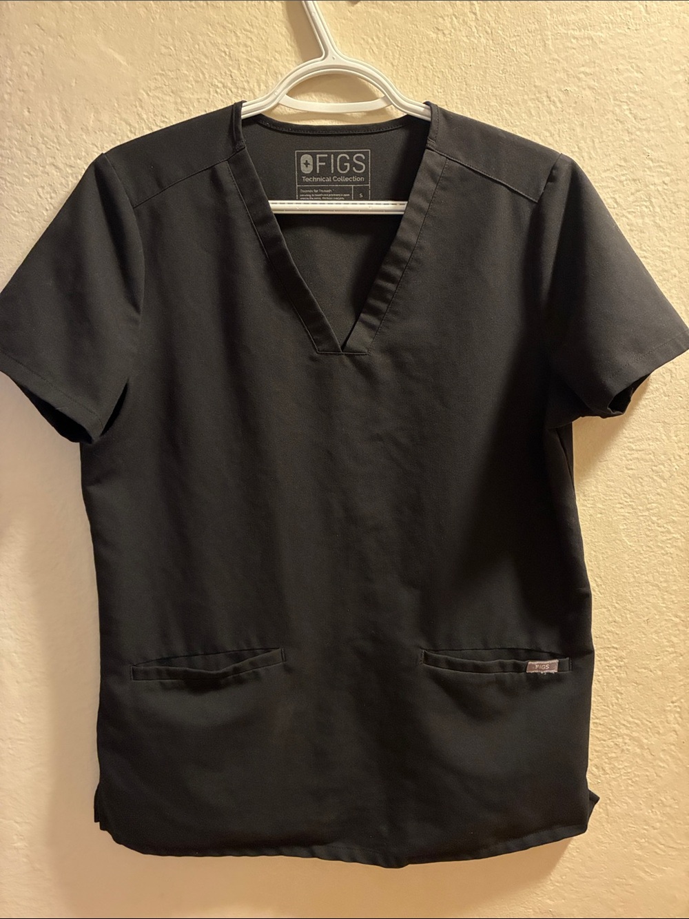 FIGS Black V-Neck Scrub Top
